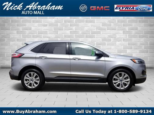 Iconic Silver Metallic 2022 Ford Edge Titanium