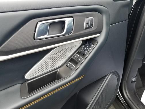 Agate Black Metallic 2026 Ford Explorer Tremor 4WD