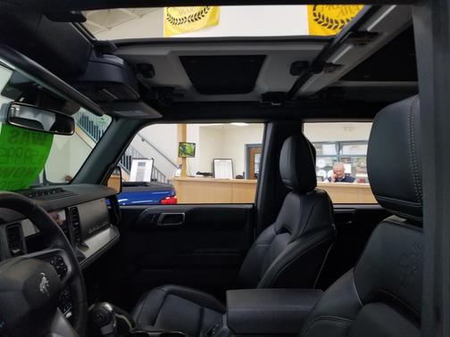 Oxford White 2025 Ford Bronco Badlands