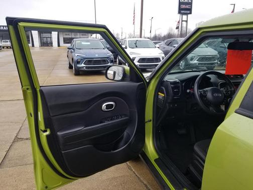 2016 Kia Soul Base