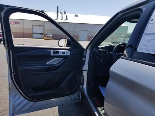 Iconic Silver Metallic 2021 Ford Explorer ST