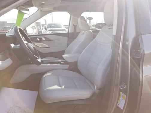 2025 Ford Explorer Platinum 4WD