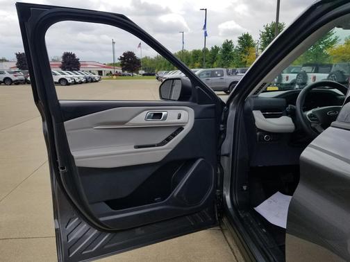 Gray 2025 Ford Explorer Active 4WD