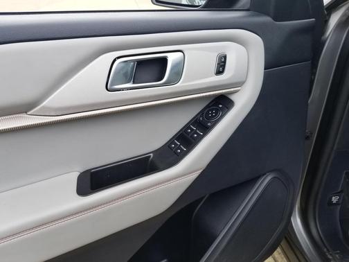 Gray 2025 Ford Explorer Active 4WD