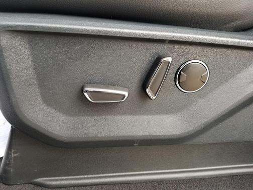 White 2025 Ford F-150 Lariat