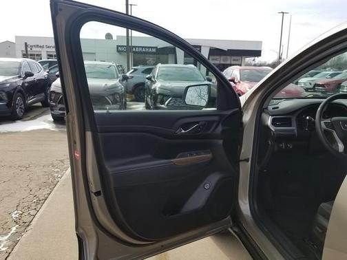2022 GMC Acadia SLE