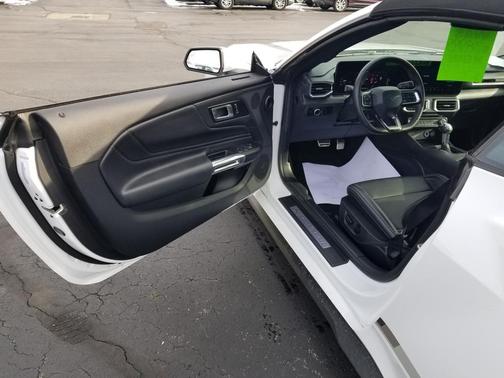 2025 Ford Mustang EcoBoost