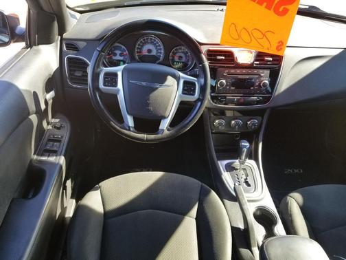 2012 Chrysler 200 Touring