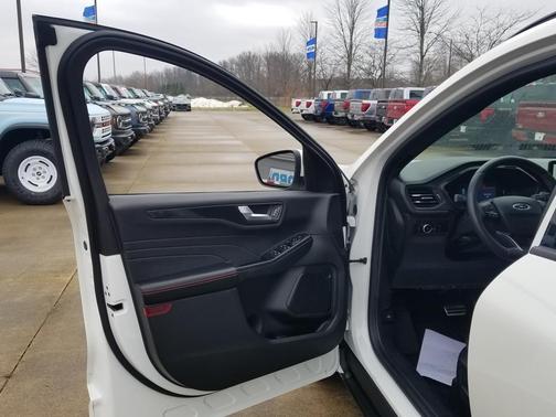 2023 Ford Escape ST-Line Select