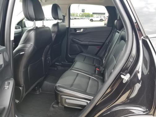 Agate Black Metallic 2022 Ford Escape SEL