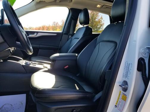 2025 Ford Escape Platinum