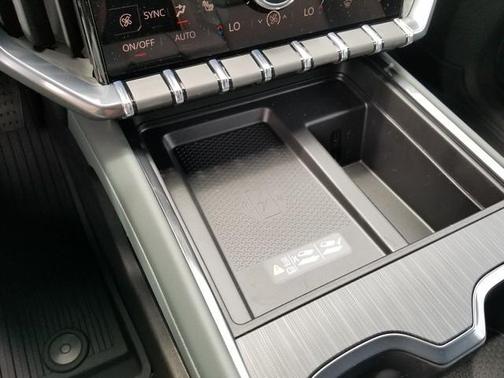2025 GMC Acadia AT4