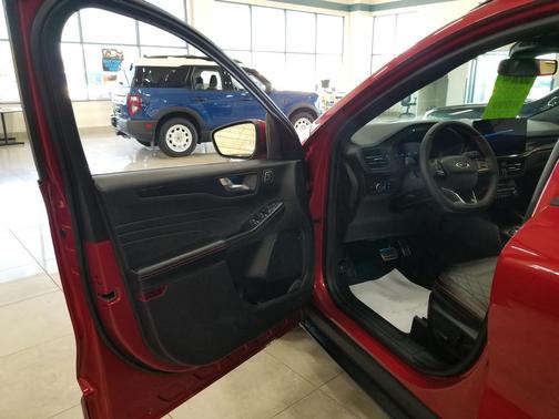 2023 Ford Escape ST-Line Elite