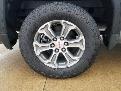 2025 GMC Sierra 1500 SLE