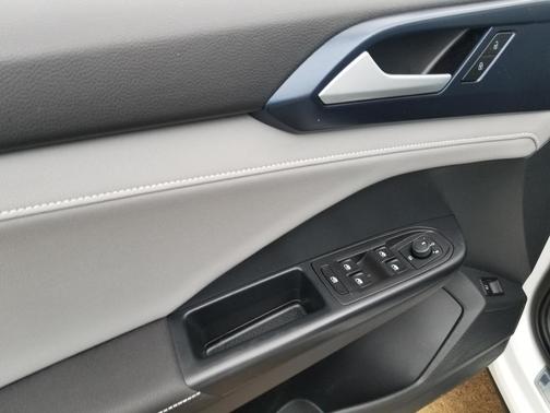 2024 Volkswagen Taos SE 4MOTION