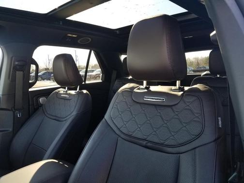 2025 Ford Explorer Platinum 4WD