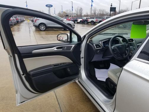 2018 Ford Fusion Hybrid S