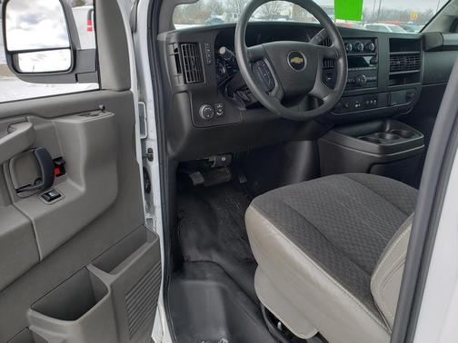 2024 Chevrolet Express 2500 Work Van
