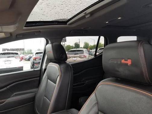 2022 GMC Acadia AT4