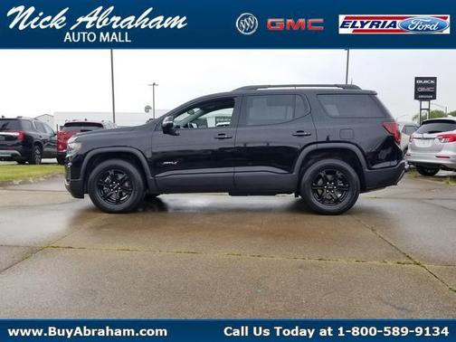 2022 GMC Acadia AT4
