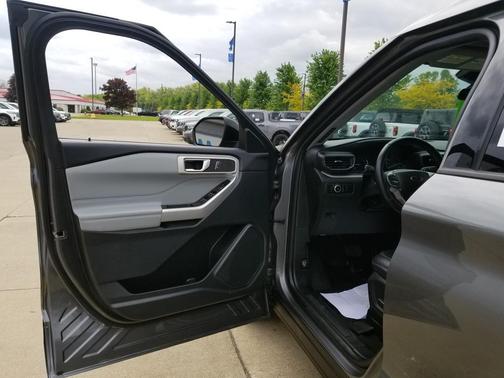 Carbonized Gray Metallic 2023 Ford Explorer XLT