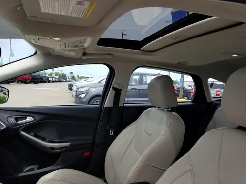 Outrageous Green Metallic Tinted Clearcoat 2018 Ford Focus Titanium