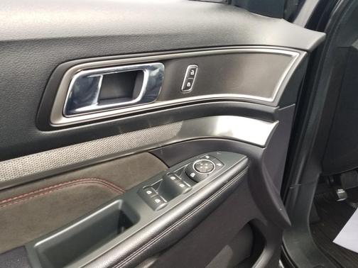 Agate Black Metallic 2019 Ford Explorer XLT