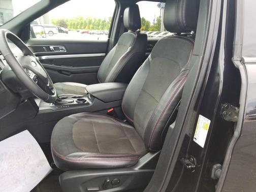 Agate Black Metallic 2019 Ford Explorer XLT