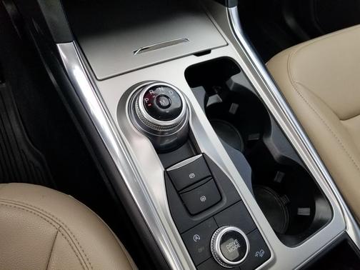 White 2020 Ford Explorer XLT