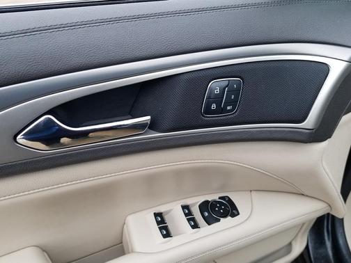 2017 Lincoln MKZ Premiere