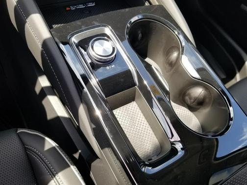 Ebony 2026 Buick Envision Avenir