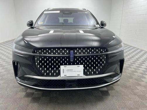 Infinite Black Metallic 2025 Lincoln Nautilus Reserve