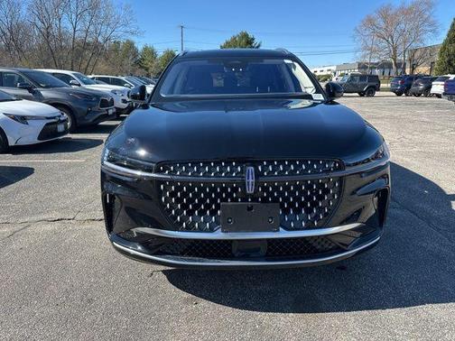 Infinite Black Metallic 2025 Lincoln Nautilus Reserve