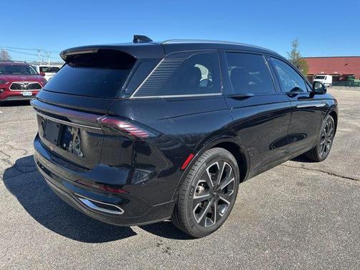 Infinite Black Metallic 2025 Lincoln Nautilus Reserve