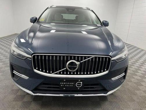 Denim Blue Metallic 2023 Volvo XC60 B5 Ultimate Bright Theme