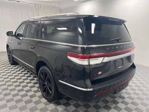2023 Lincoln Navigator L Reserve