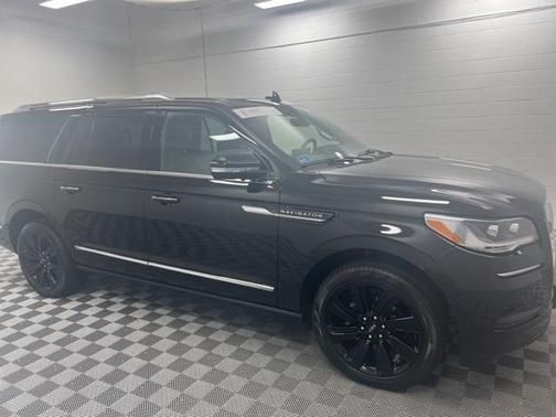 2023 Lincoln Navigator L Reserve