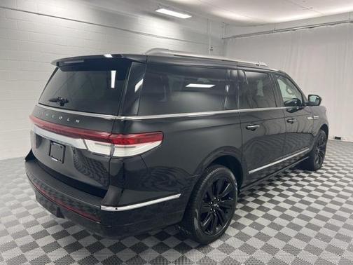 2023 Lincoln Navigator L Reserve