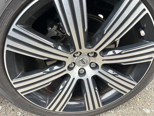 Thunder Gray Metallic 2023 Volvo XC90 B6 Ultimate 7-Seater