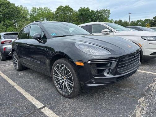 Jet Black Metallic 2021 Porsche Macan Turbo