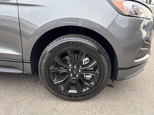 2023 Ford Edge SE