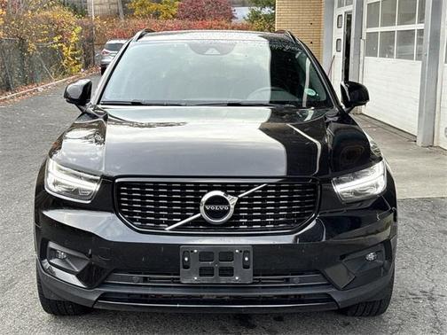 2020 Volvo XC40 T5 R-Design