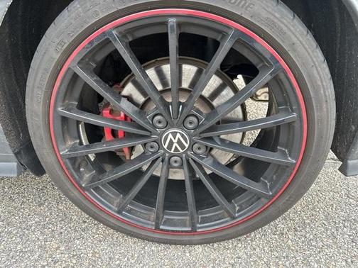 2023 Volkswagen Golf GTI 2.0T 40th Anniversary Edition