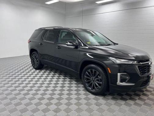 Mosaic Black Metallic 2023 Chevrolet Traverse RS