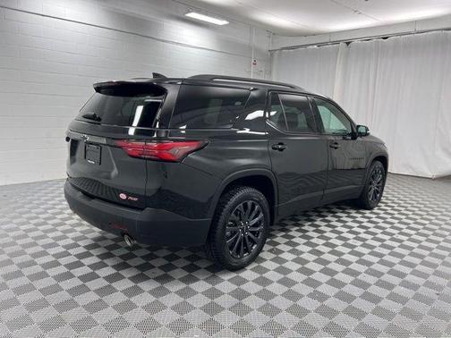 Mosaic Black Metallic 2023 Chevrolet Traverse RS