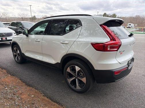 Crystal White 2026 Volvo XC40 B5 Plus