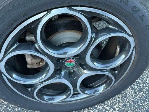 Verde 2024 Alfa Romeo Tonale Ti