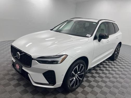 2024 Volvo XC60 B5 Plus Dark Theme