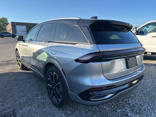 Silver Radiance Metallic 2024 Lincoln Nautilus Reserve