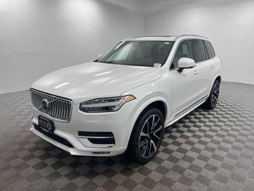Crystal White Metallic 2023 Volvo XC90 B5 Plus